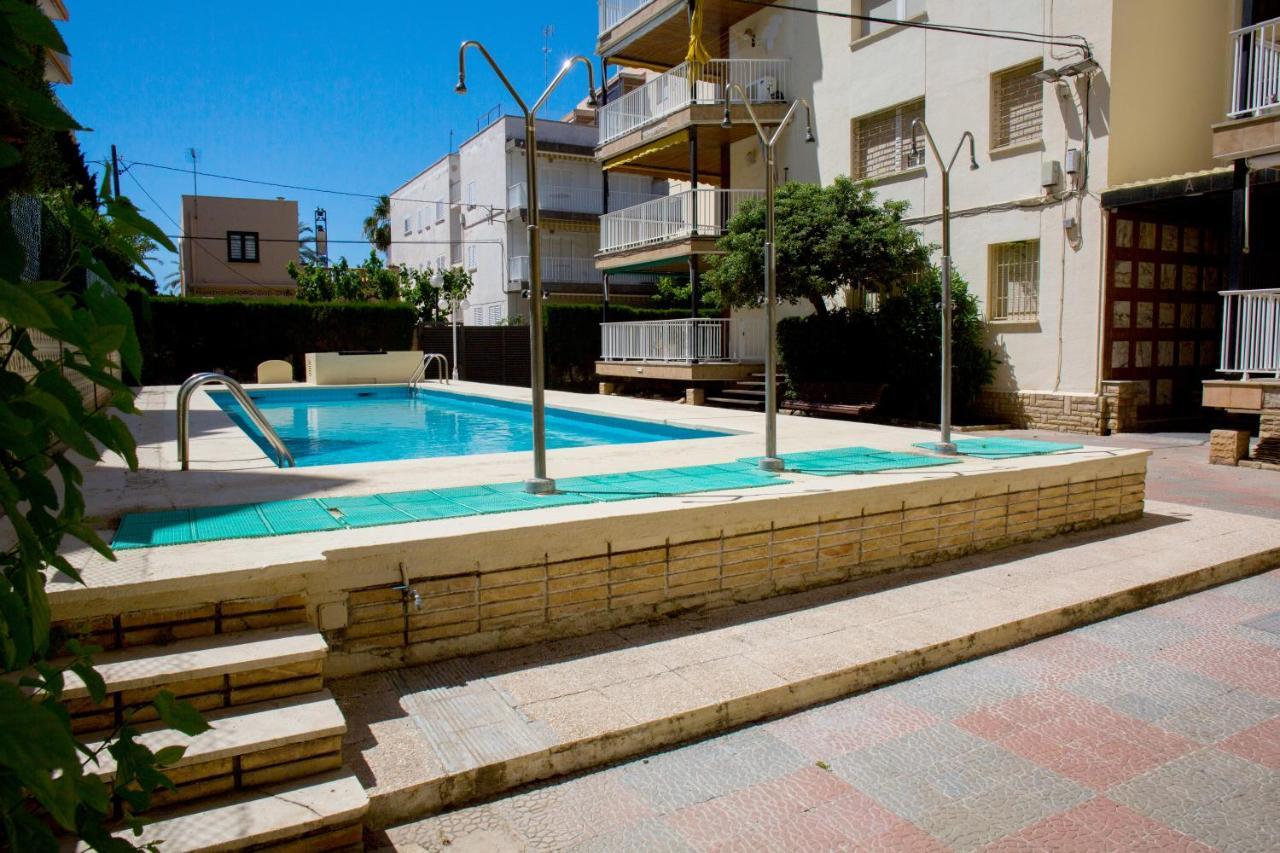Apartamento - Wifi Free - Piscina - 50 M Playa سالو المظهر الخارجي الصورة