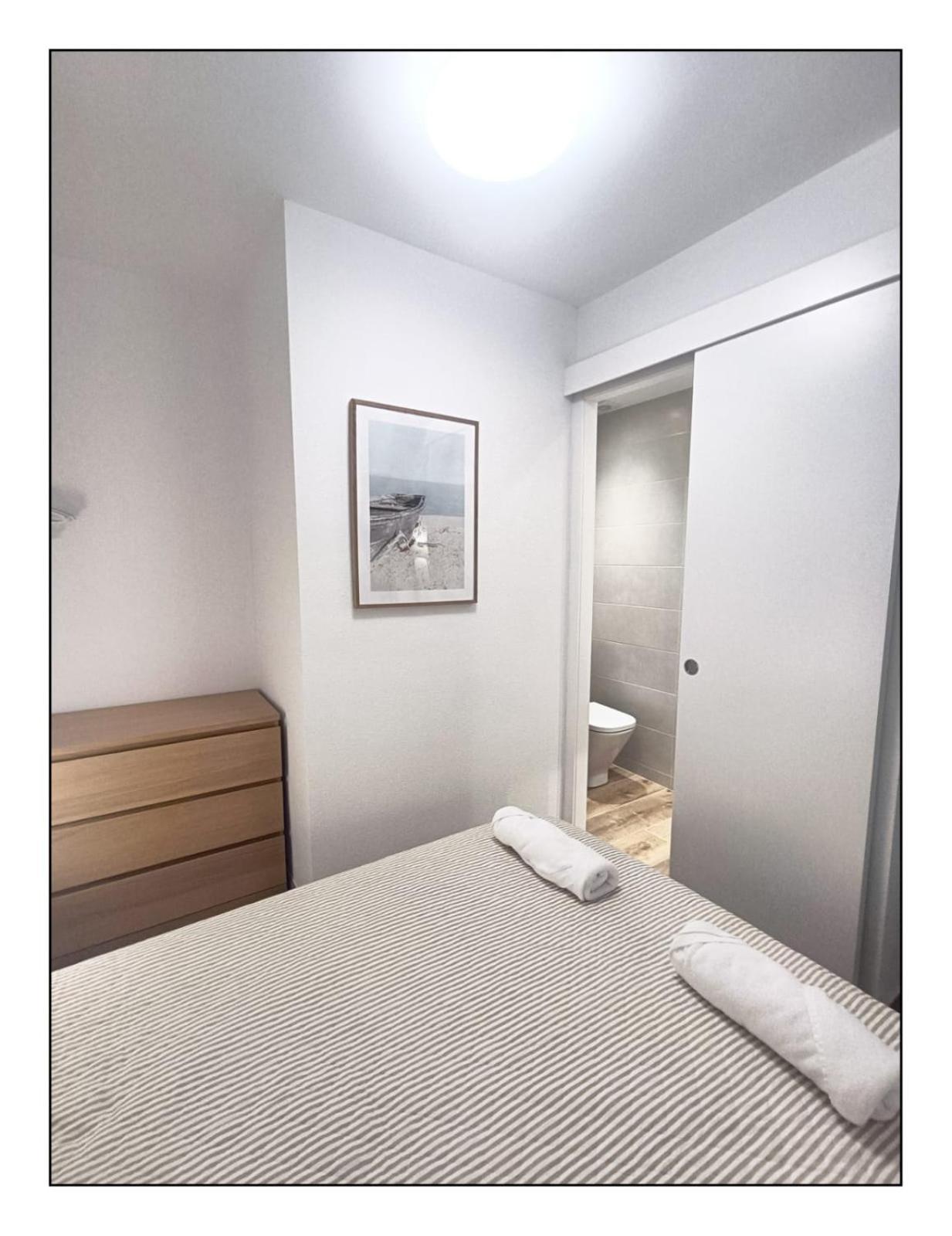 Apartamento - Wifi Free - Piscina - 50 M Playa سالو المظهر الخارجي الصورة