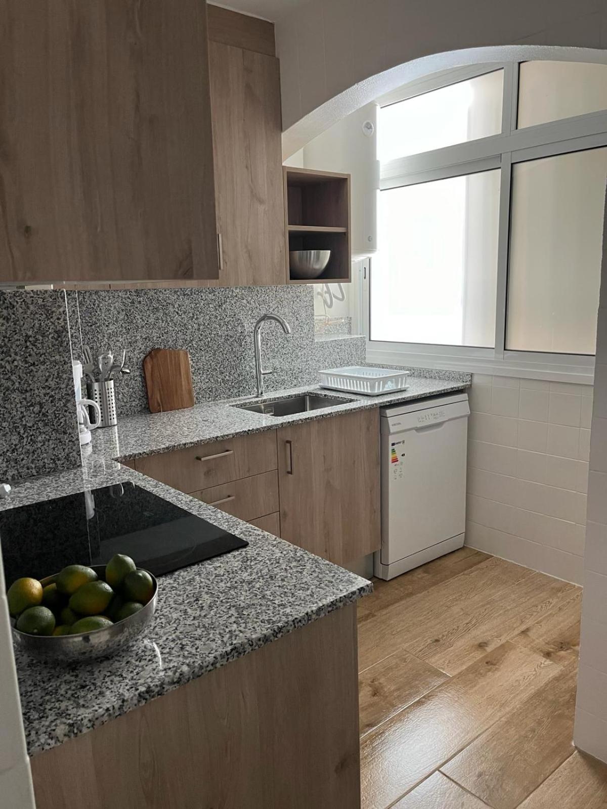 Apartamento - Wifi Free - Piscina - 50 M Playa سالو المظهر الخارجي الصورة