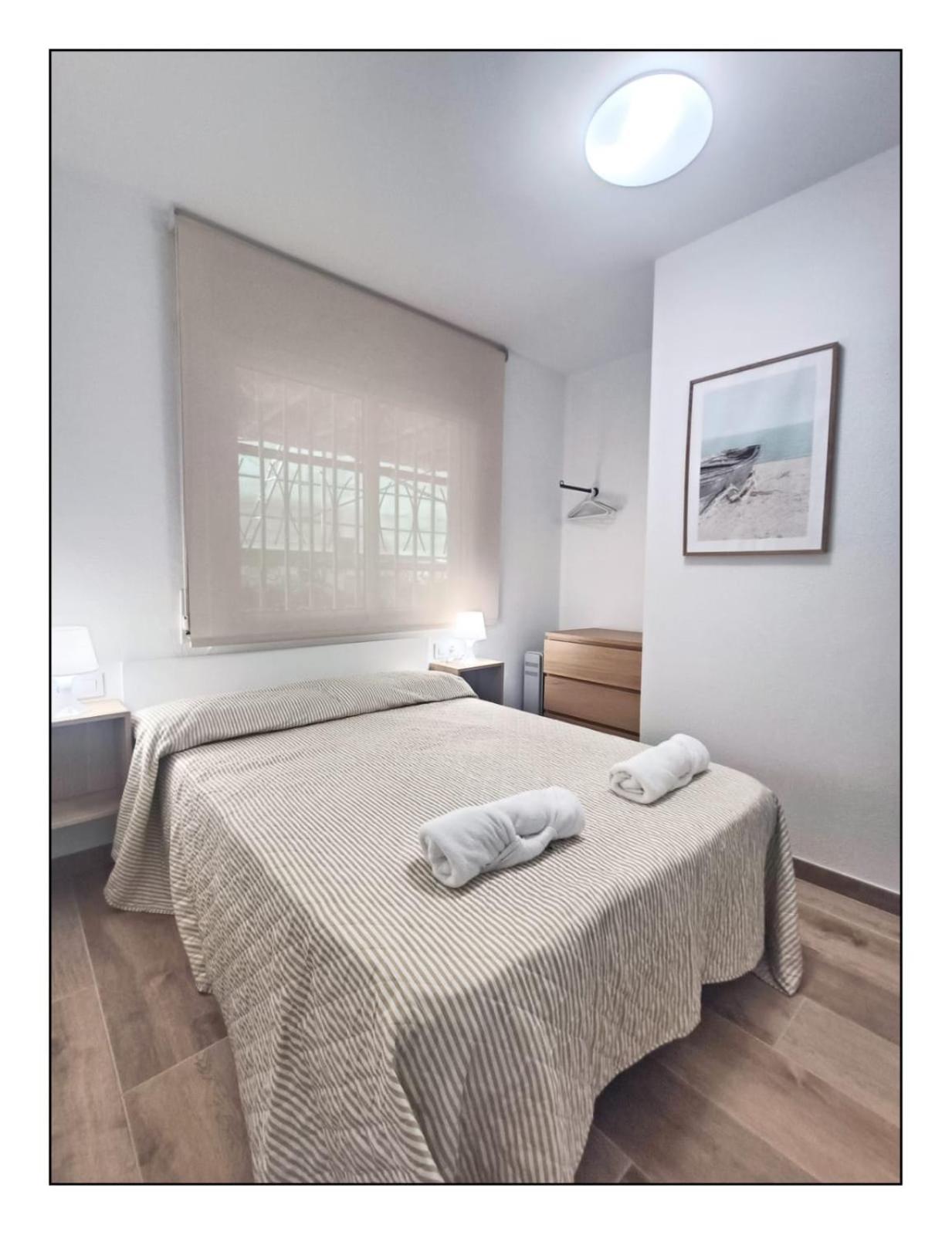 Apartamento - Wifi Free - Piscina - 50 M Playa سالو المظهر الخارجي الصورة